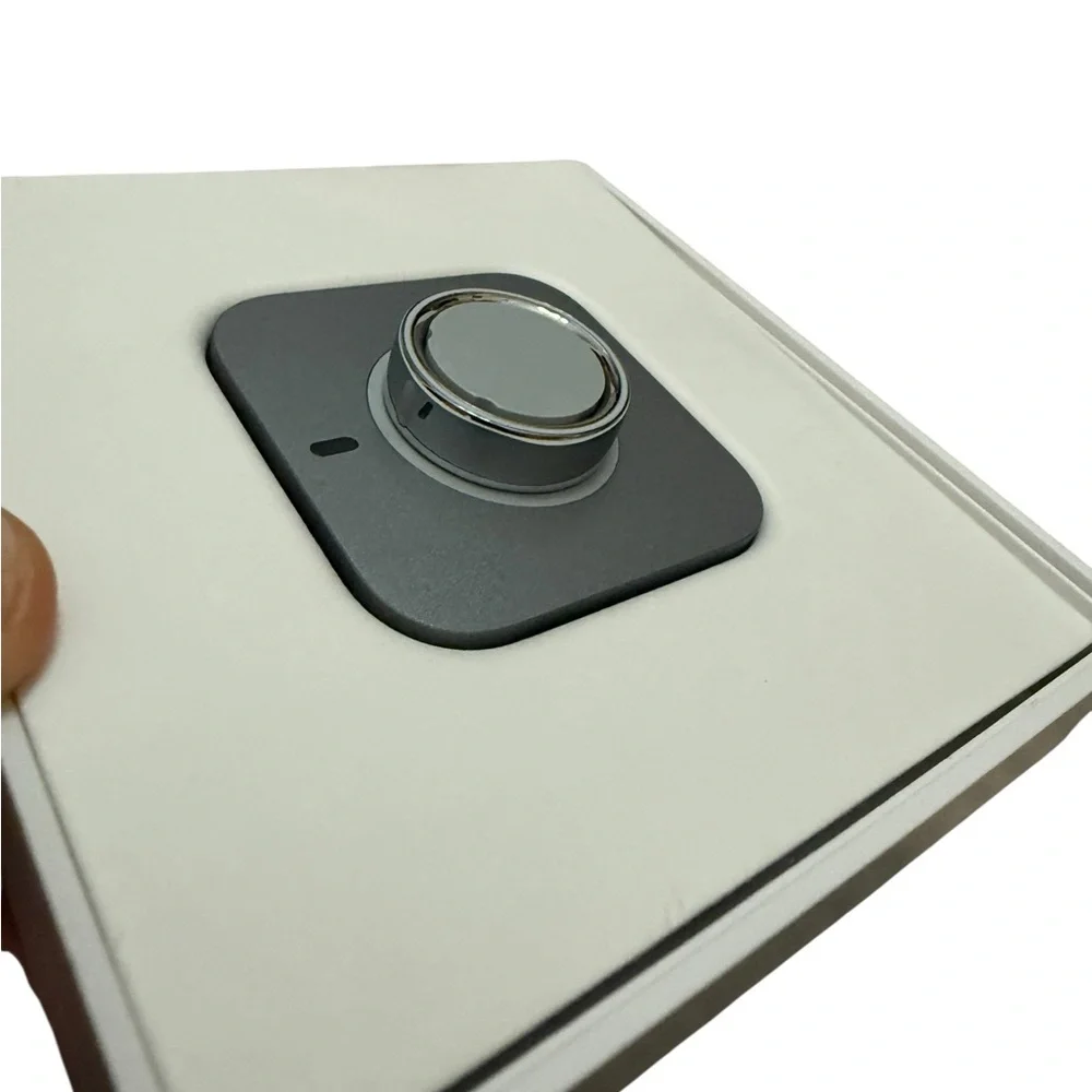 Oura Ring 4 in Silver, sizes 9 new in the box - Picture 3 of 9